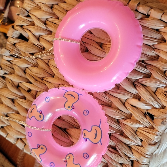 💥LAST PAIR💥Pool Party Fun Rubber Duck Inflated Hoop Dangle Earrings - Picture 5 of 6